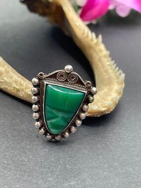 Mexico silver and carved green Onyx face ring vintage size 5